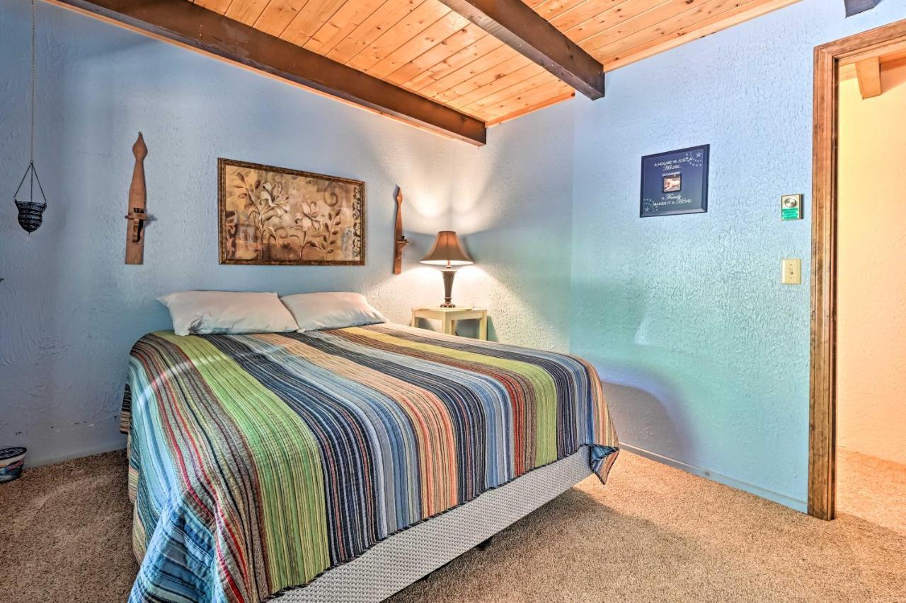 Swiss-Style Chalet With Fireplace - Near Story Land! バートレット エクステリア 写真