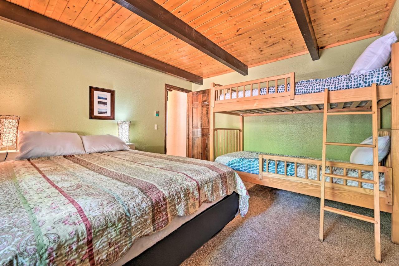 Swiss-Style Chalet With Fireplace - Near Story Land! バートレット エクステリア 写真