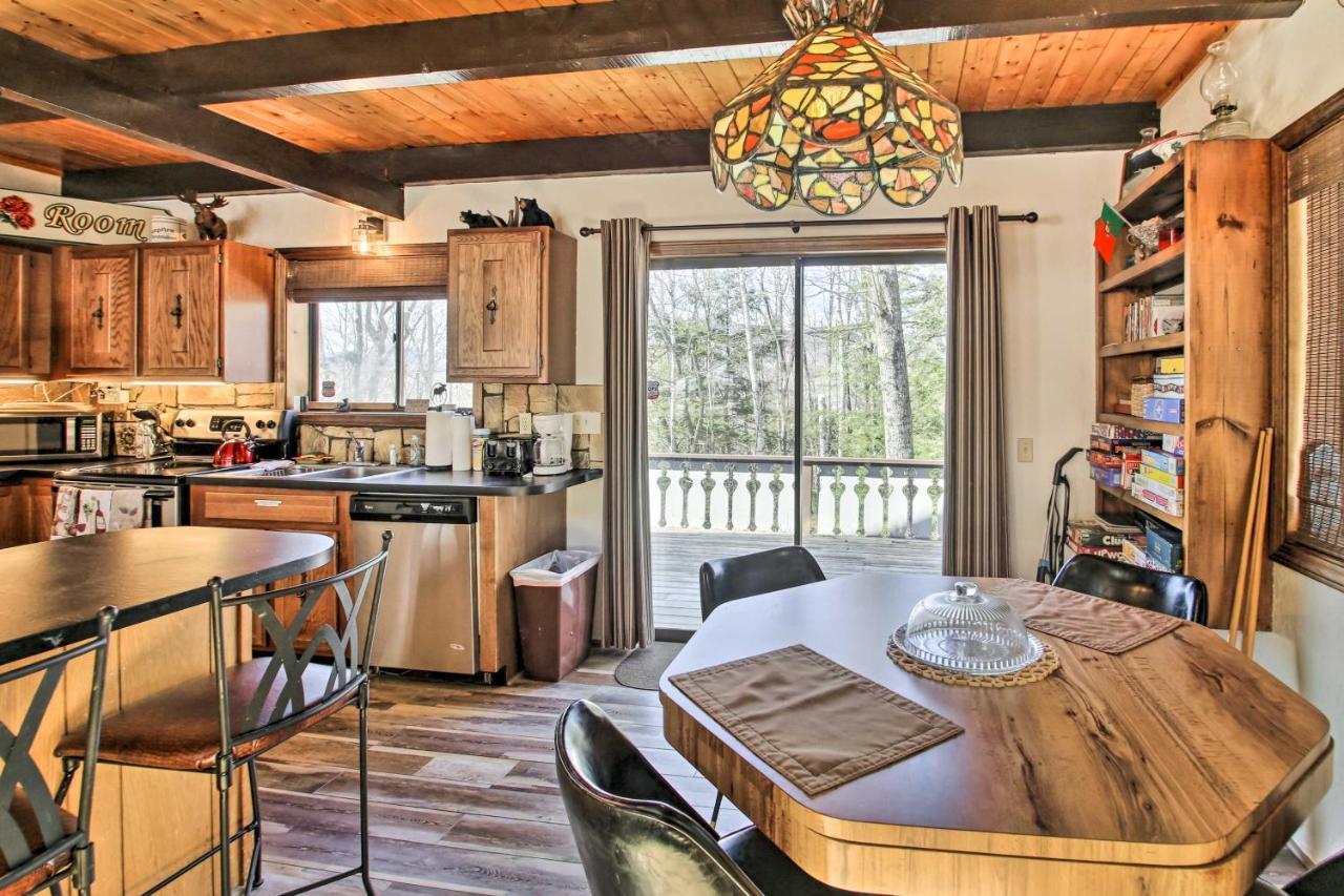 Swiss-Style Chalet With Fireplace - Near Story Land! バートレット エクステリア 写真