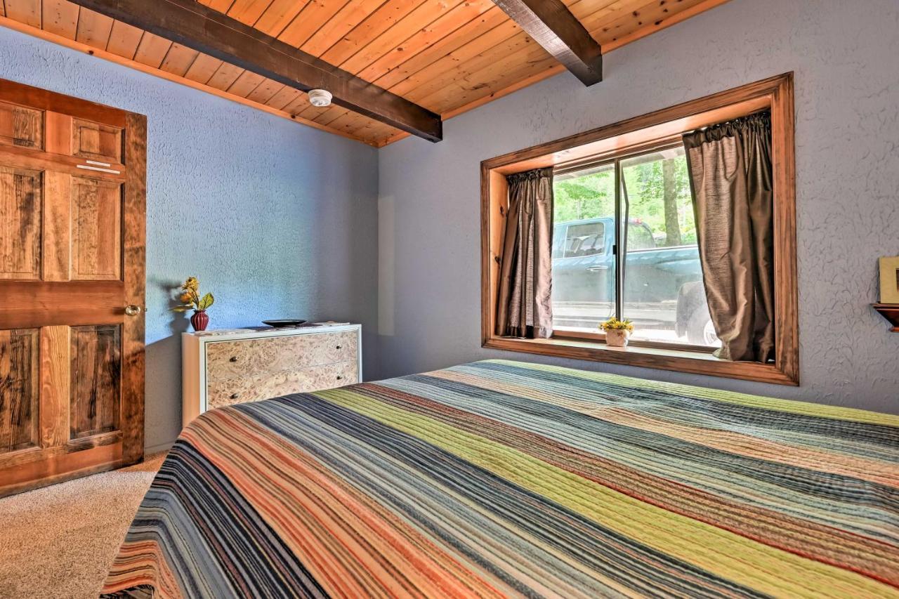 Swiss-Style Chalet With Fireplace - Near Story Land! バートレット エクステリア 写真