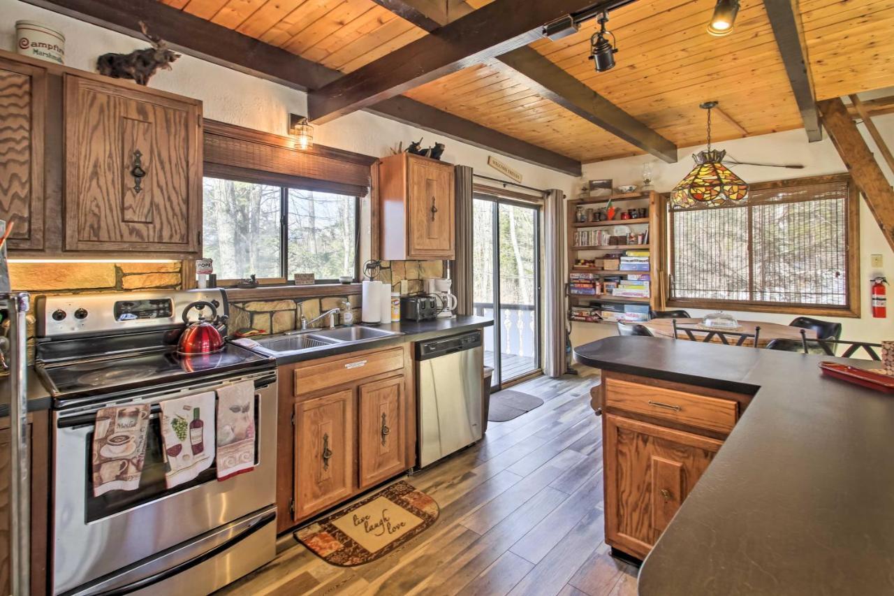 Swiss-Style Chalet With Fireplace - Near Story Land! バートレット エクステリア 写真