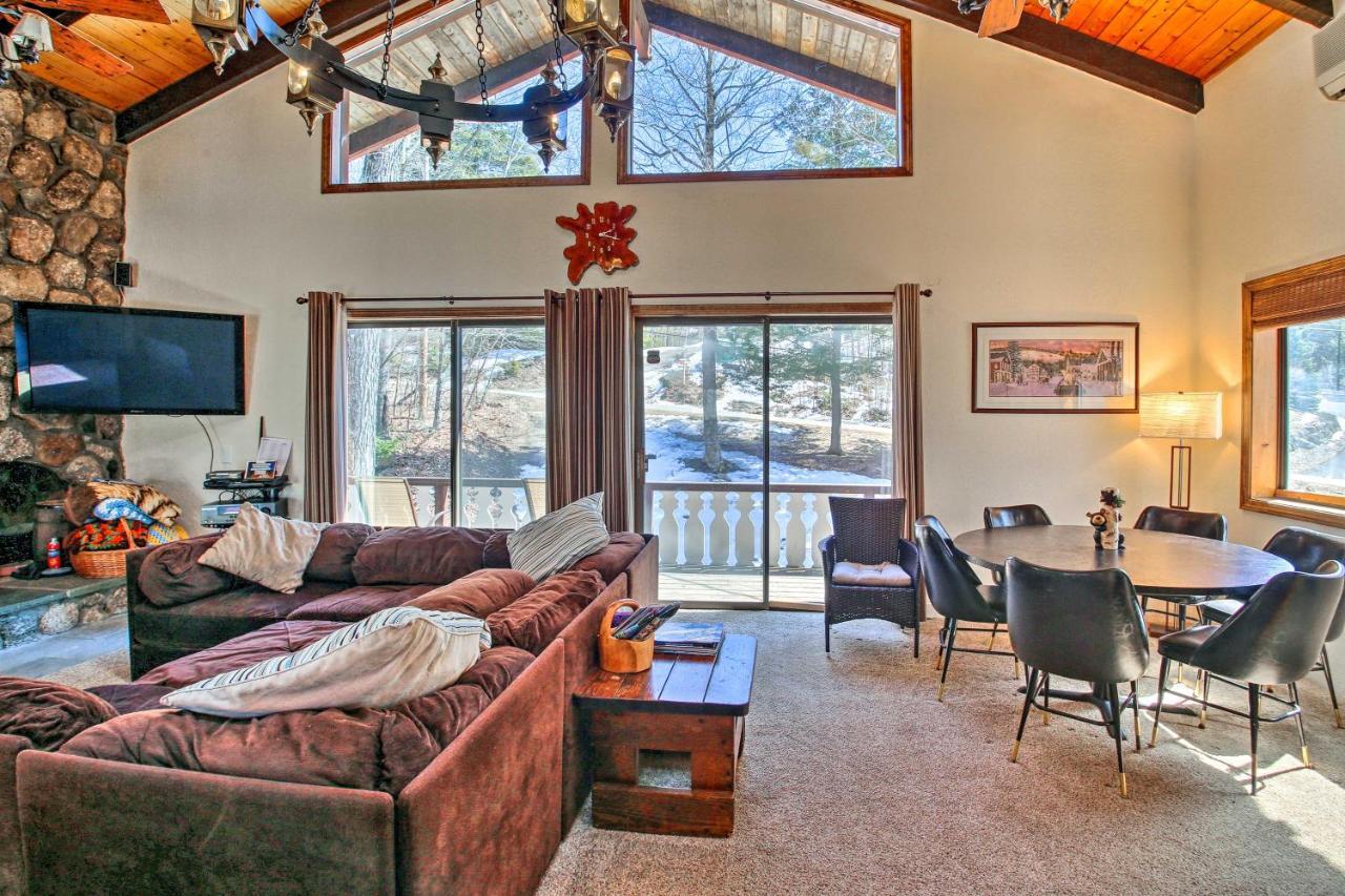 Swiss-Style Chalet With Fireplace - Near Story Land! バートレット エクステリア 写真